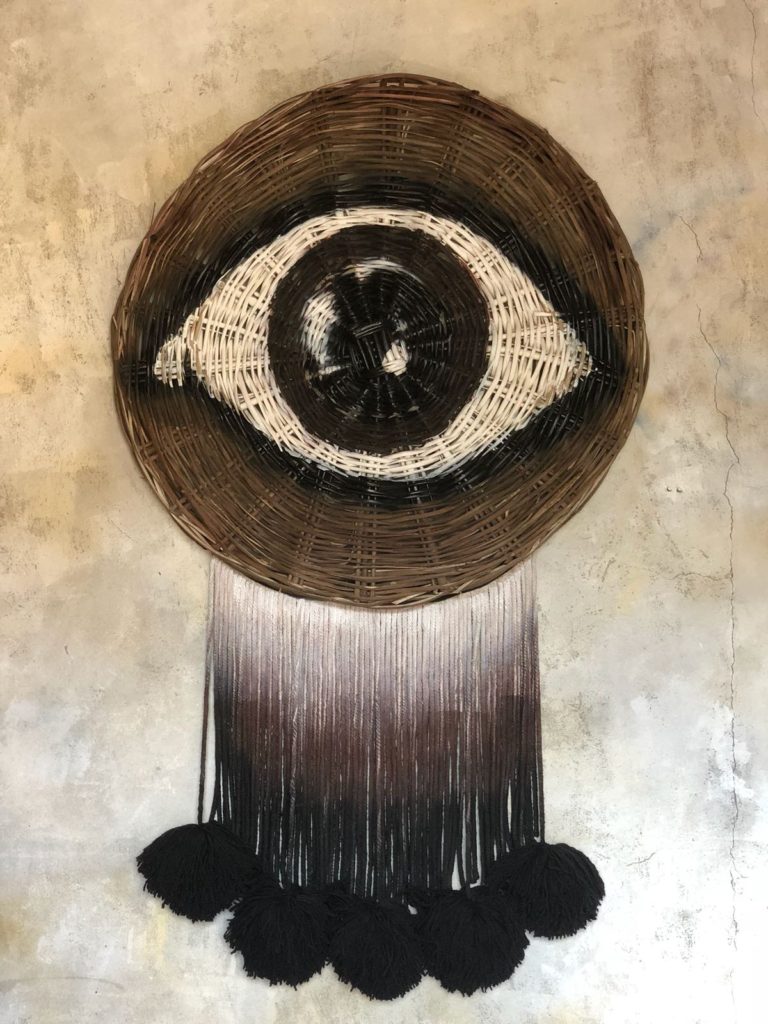 Eye Of The Nomad - Peep / 80 cm . 160 cm