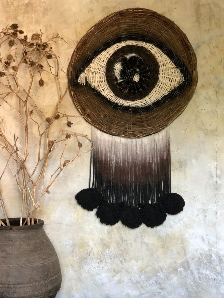 Eye Of The Nomad - Peep  / 80 cm . 160 cm